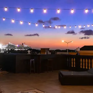 curacao-suites.comcaribbean.com/